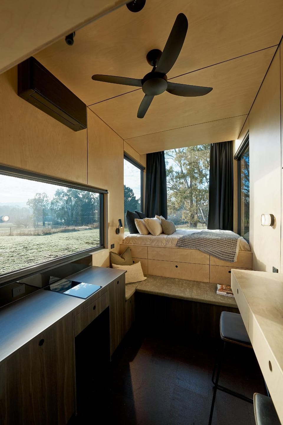 Living room, Bedroom, air conditioner