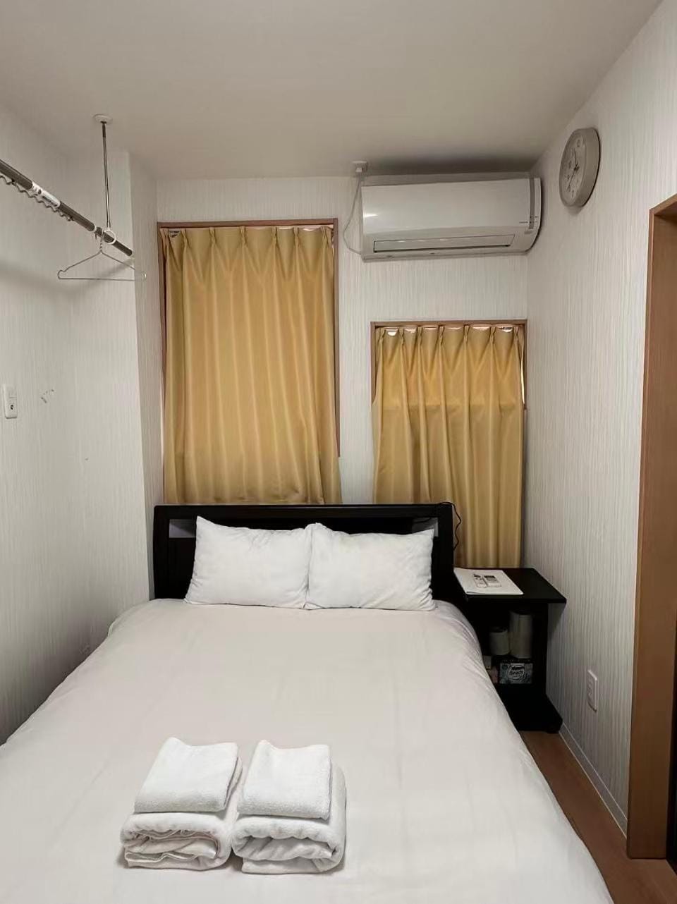 Bed, Photo of the whole room, Bedroom, towels, air conditioner