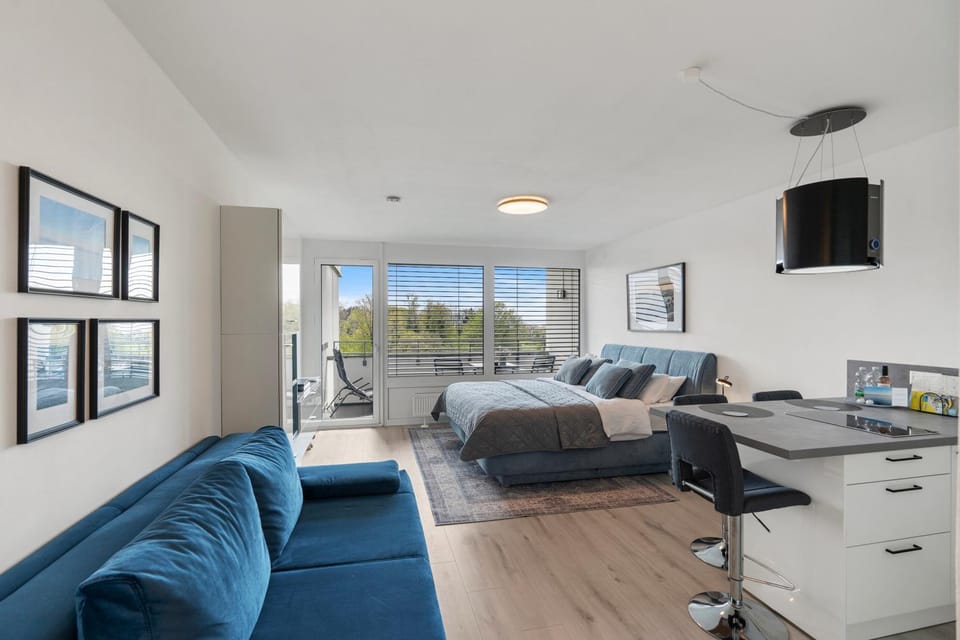 Bellevue FN, Appartement mit See- und Bergsicht Apartment in Friedrichshafen