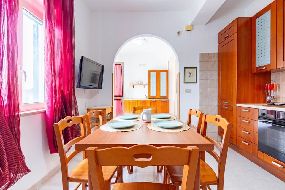 Kitchen or kitchenette, Living room, Dining area, stove