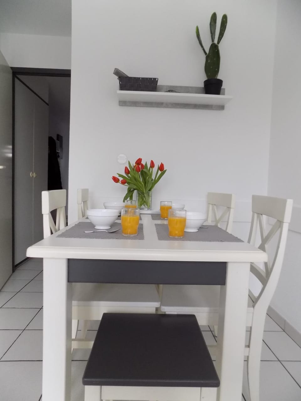 Manoir appart et terrasse dans le village vacances de Port Bourgenay, vue golf, lac et forêt, proche mer, à 300m piscine gratuite d'avril à sept, 5 pers Apartment in Talmont-Saint-Hilaire