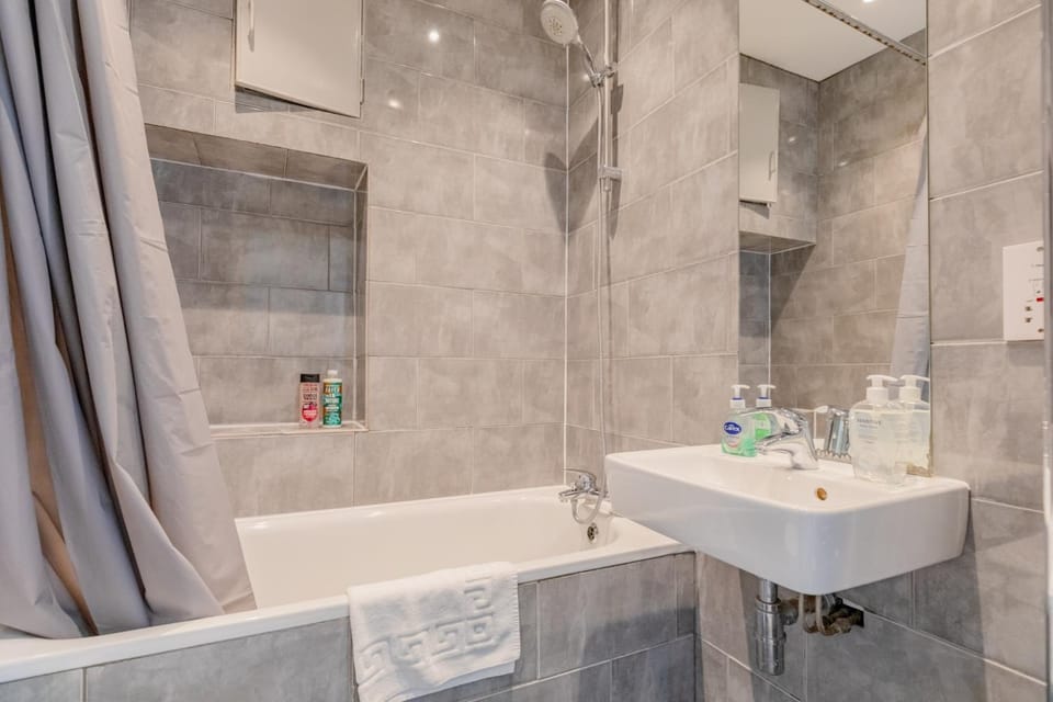 Bright and Airy 1BD Flat in North London Apartment in London Borough of Islington