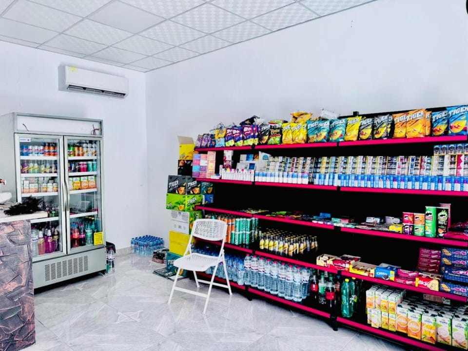 Supermarket/grocery shop