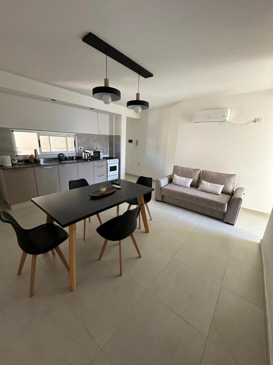 Bed, Kitchen or kitchenette, Living room, Photo of the whole room, Seating area, Dining area, Bedroom, fireplace, minibar, pet friendly, air conditioner