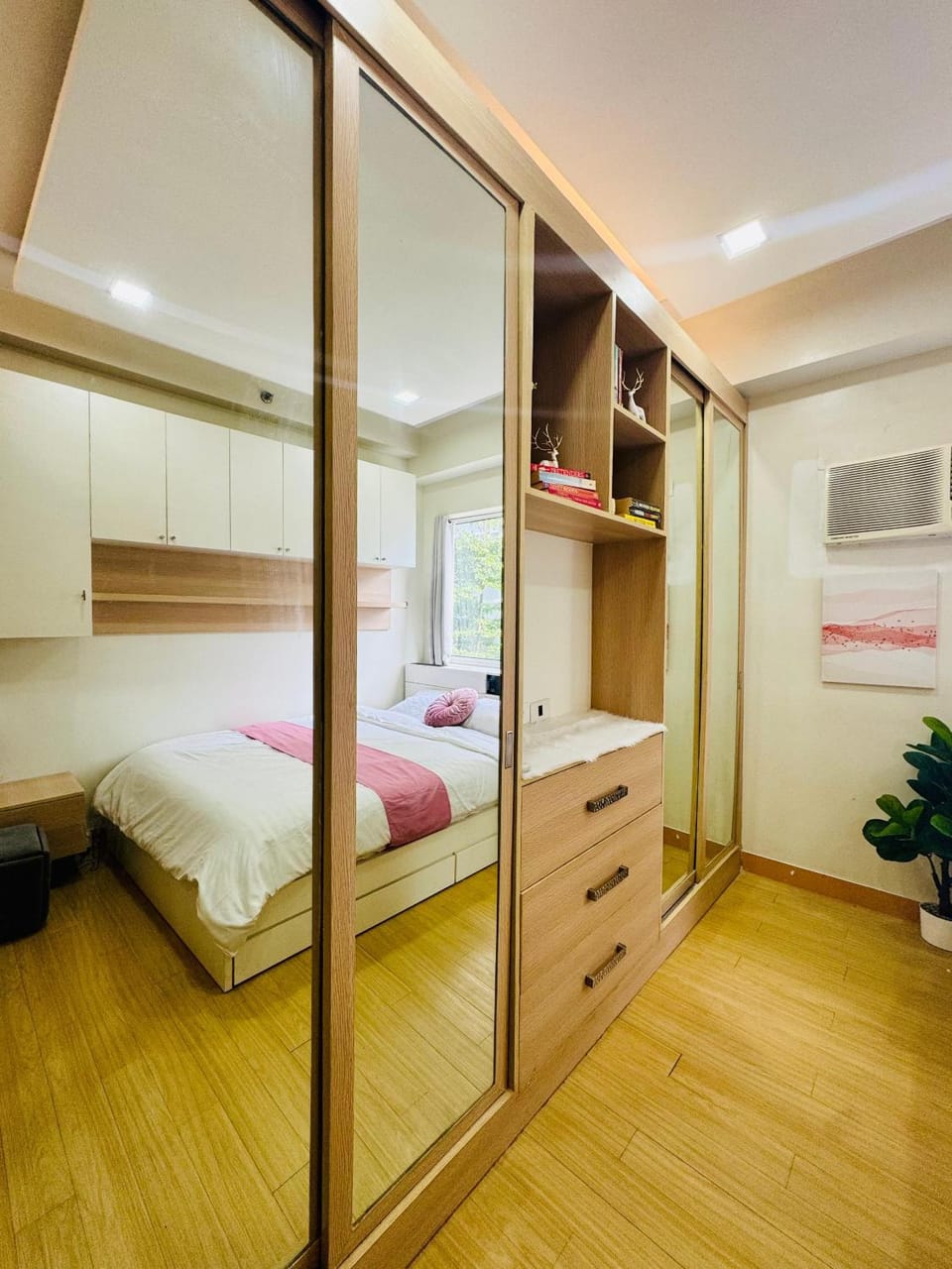 Bed, Photo of the whole room, Bedroom, wardrobe