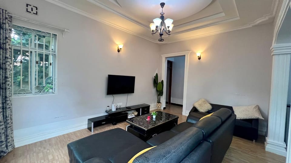 TV and multimedia, Living room, Seating area, Evening entertainment