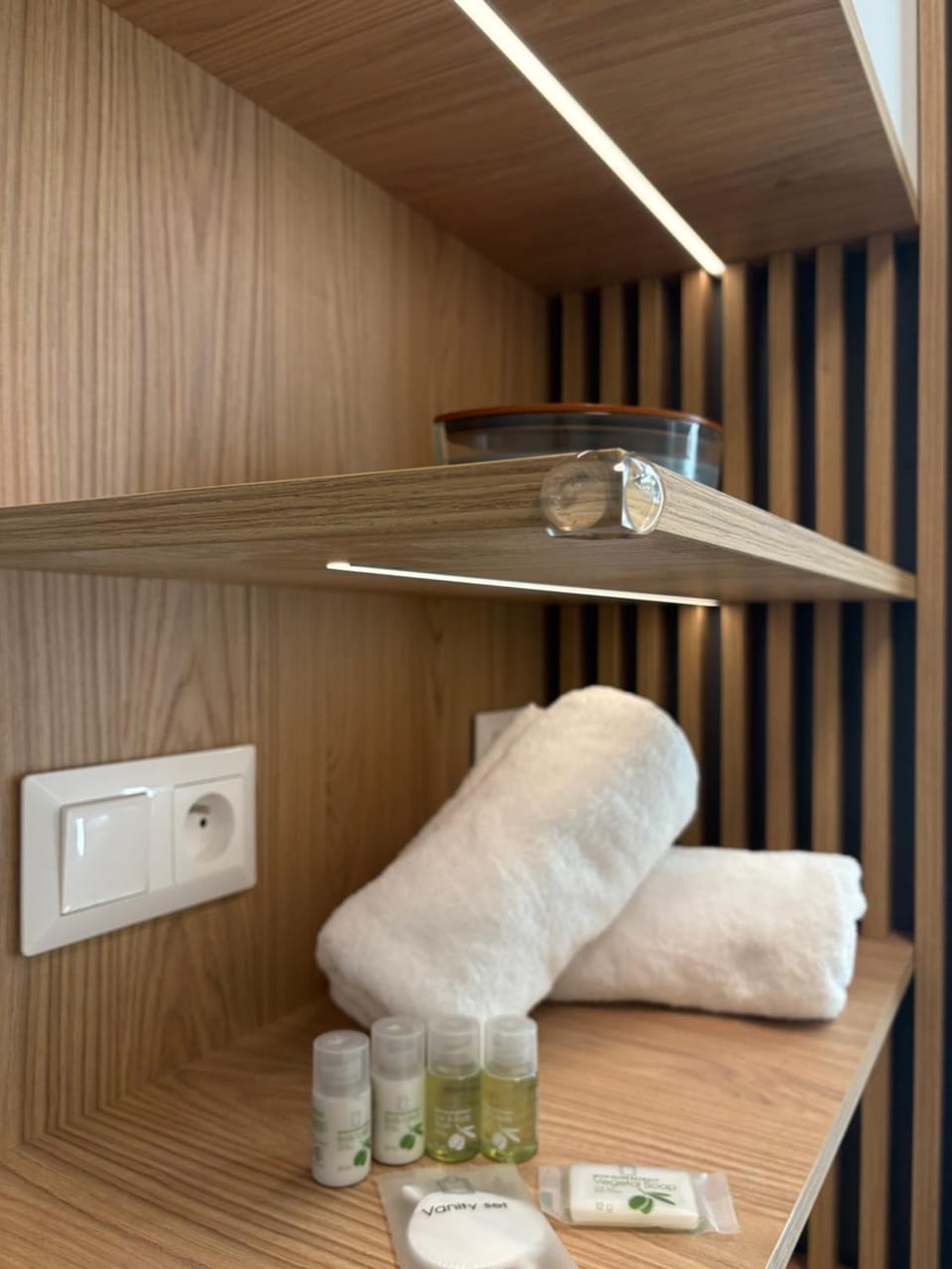 Bathroom, towels