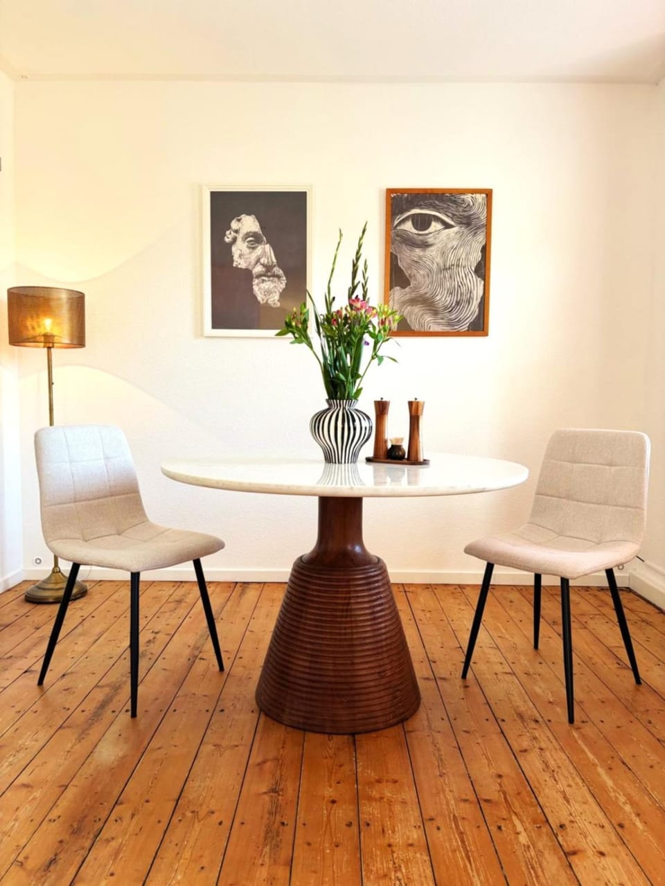Seating area, Dining area