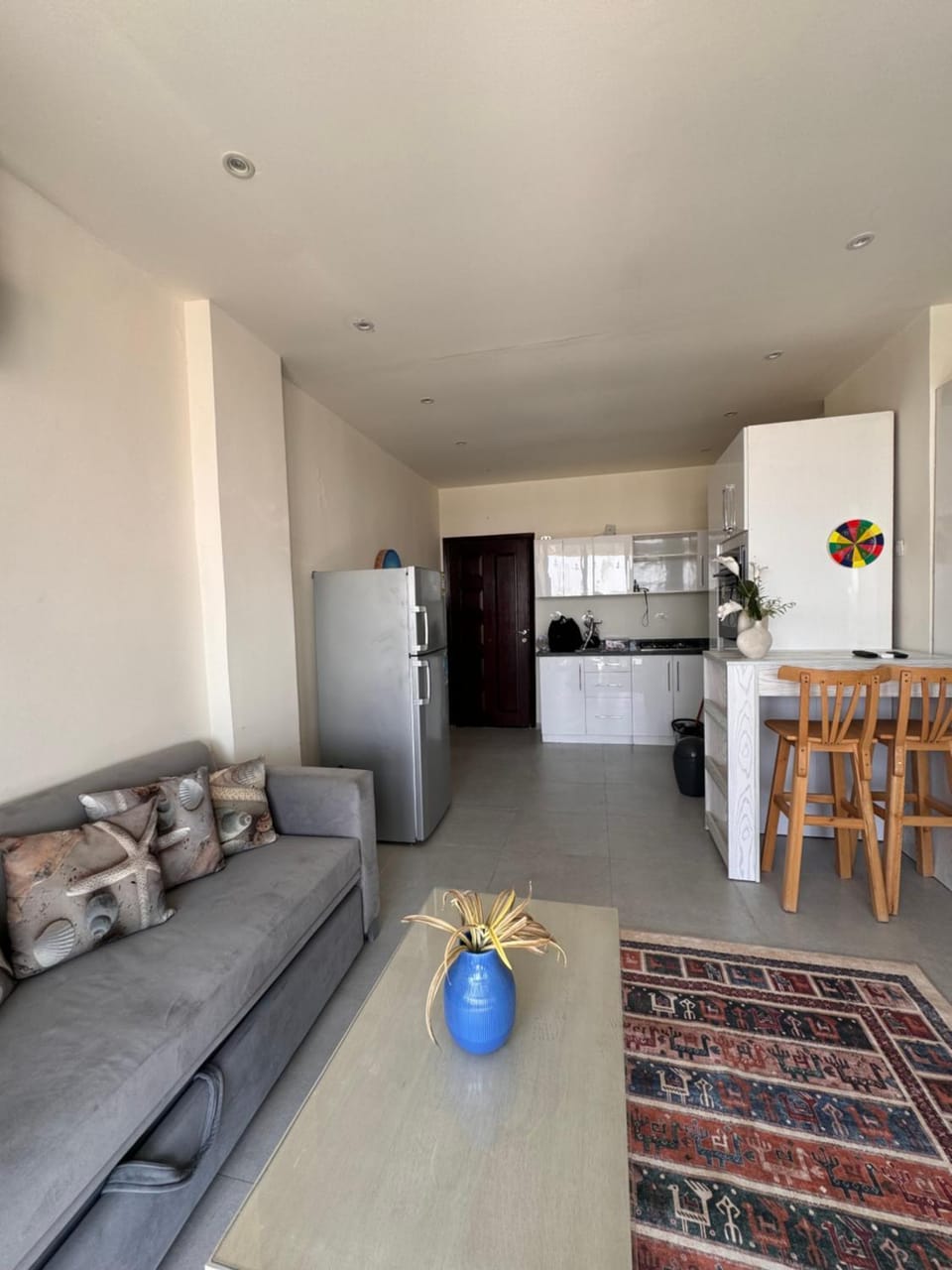 Living room, Seating area, oven
