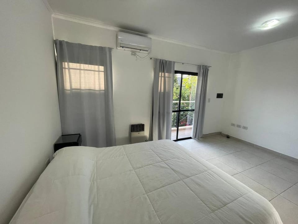 Bed, Photo of the whole room, Bedroom, air conditioner