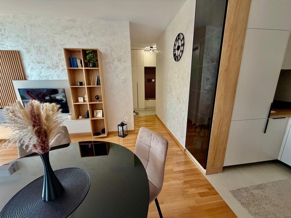 Library, Living room