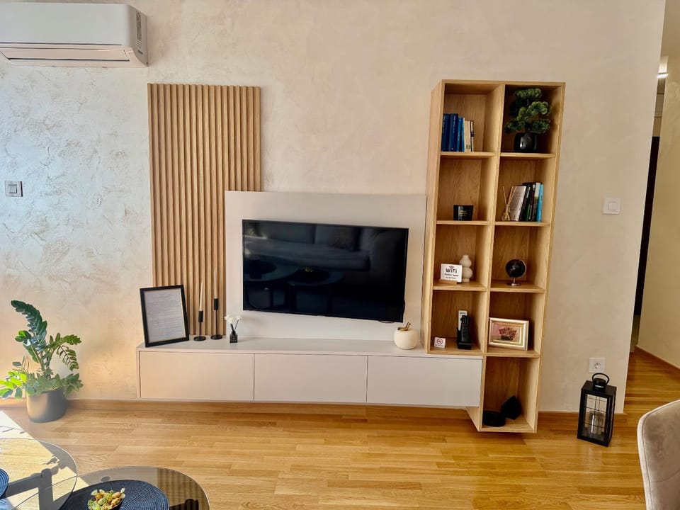 Library, Living room
