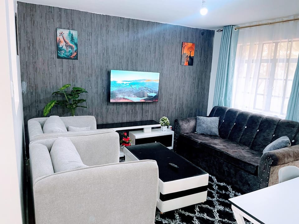 TV and multimedia, Living room, Seating area, Evening entertainment