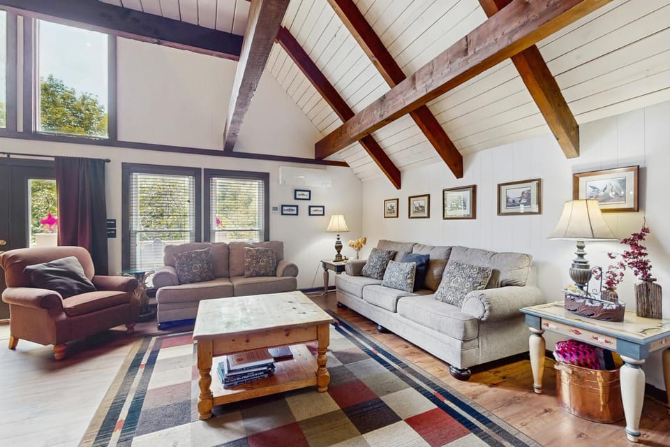 Clark Mountain Chalet House in Beech Mountain