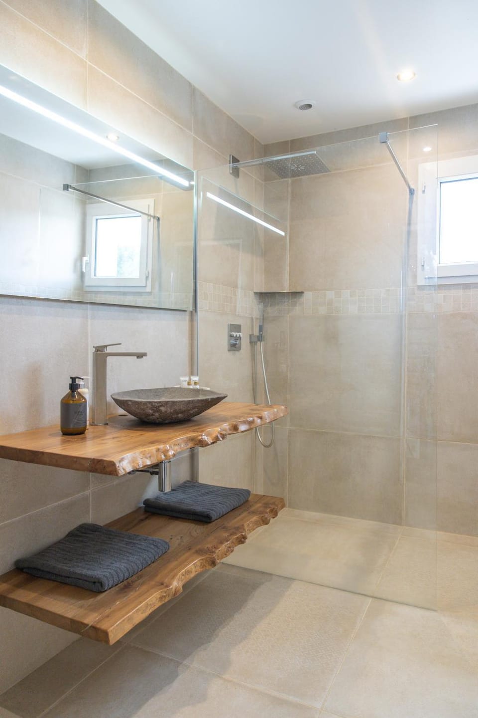 Shower, Bathroom, towels