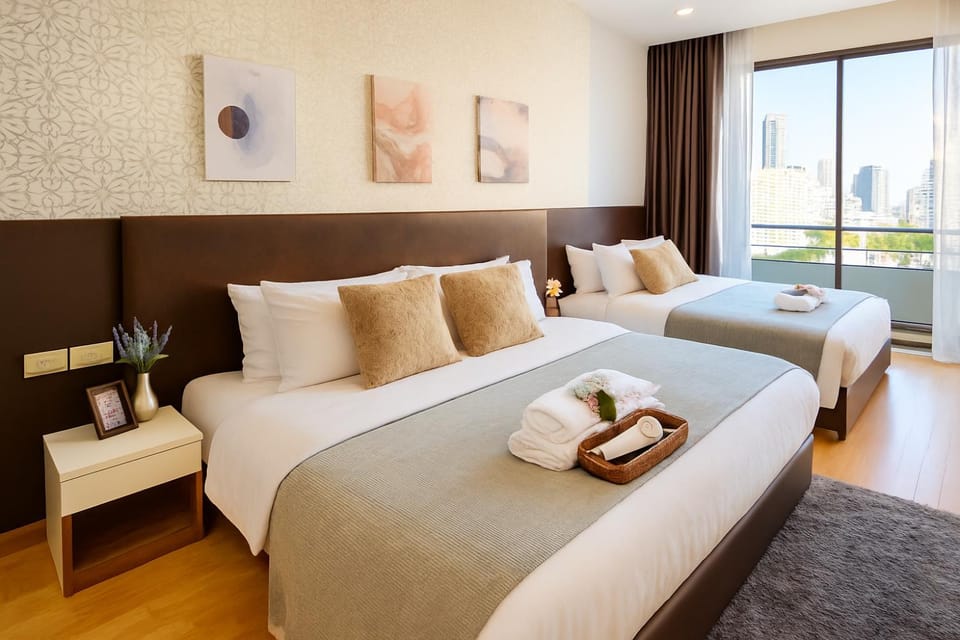 Great Balcony with 2 Beds Executive Unit Apartment in Bangkok