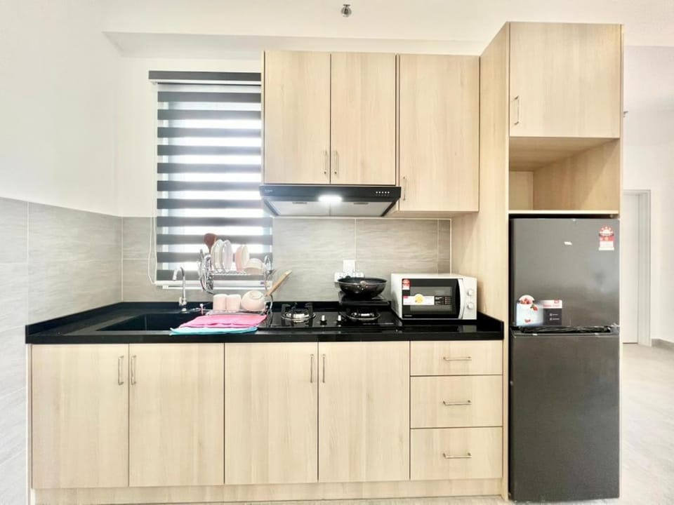 RA 1-8pax Sunsuria 3room SCCC setia alam Cozy home TV Apartment in Selangor, Malaysia