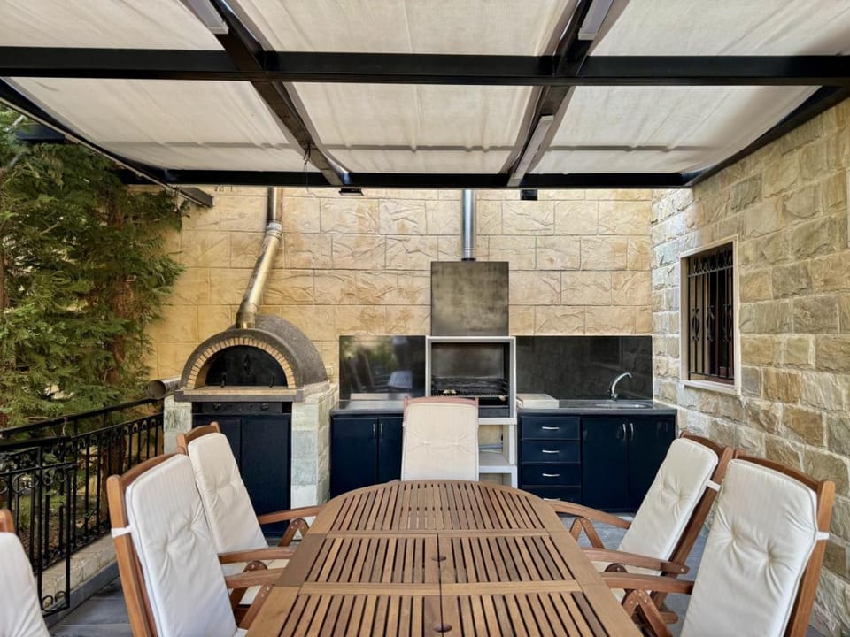 Sapa - 2-BR w Terrace in Faraya Apartment in Africa