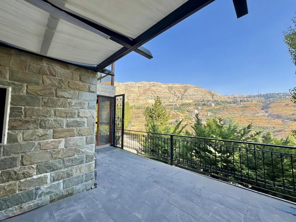 Sapa - 2-BR w Terrace in Faraya Apartment in Africa