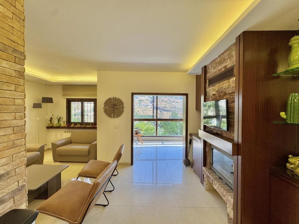 Sapa - 2-BR w Terrace in Faraya Apartment in Africa