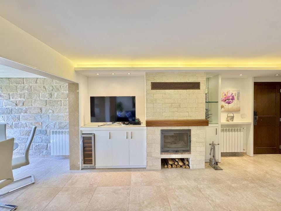 Capri - Duplex 3-BR in Faraya Apartment in Africa