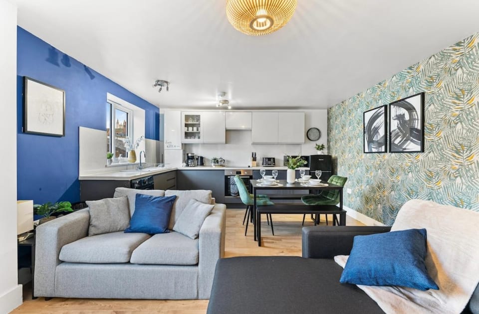 TV and multimedia, Kitchen or kitchenette, Living room, Seating area, Dining area, minibar