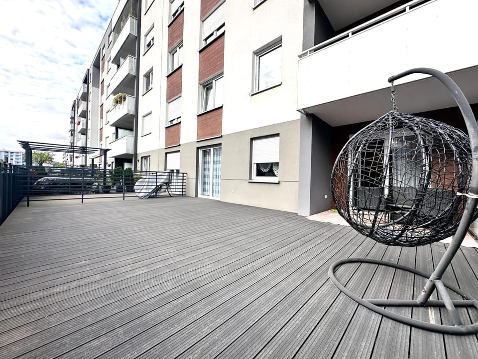 Czartoryskiego Apart - Self Check-In 20h - Parking &Lift & 50m Terrace Apartment in Wroclaw