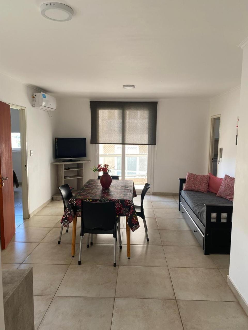 Kitchen or kitchenette, Living room, Seating area, Dining area, air conditioner