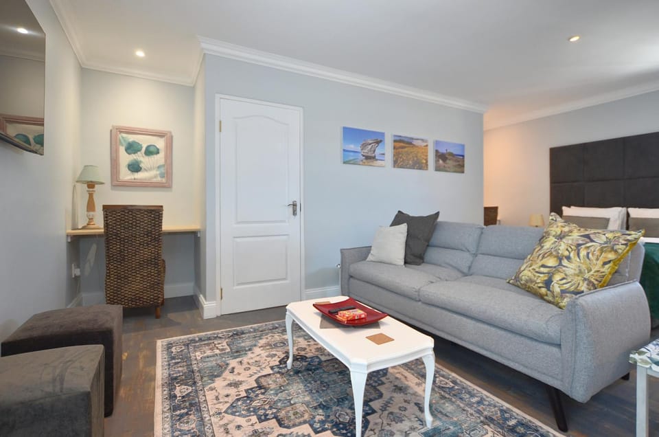 TV and multimedia, Living room, Bedroom