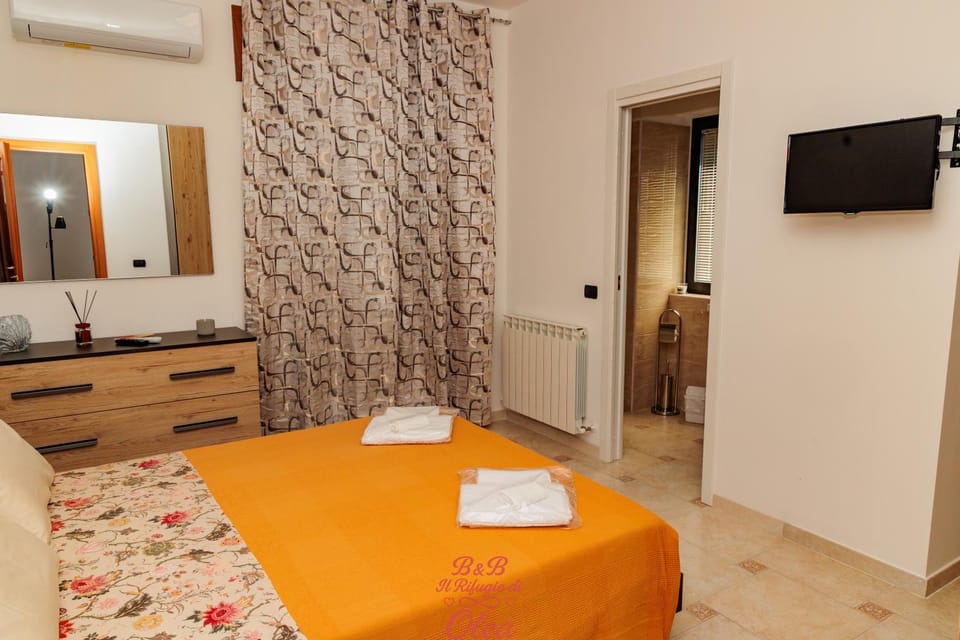 Bed, TV and multimedia, Bedroom, towels, wardrobe, air conditioner