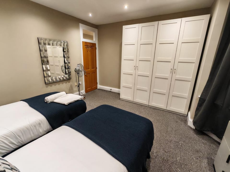 Bedroom, wardrobe