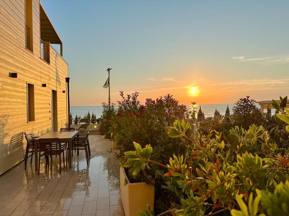 Patio, View (from property/room), Balcony/Terrace, Sea view, Sunset