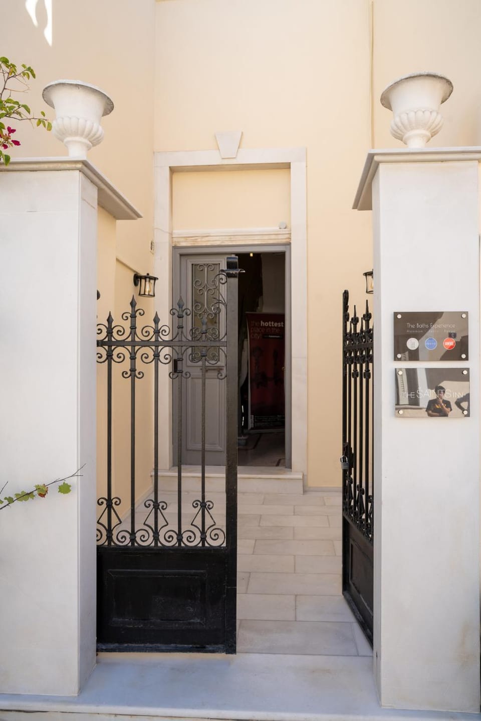 Facade/entrance