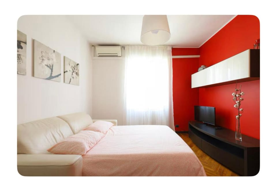 Cozy Flat via Savona- Tortona Milan Apartment in Milan