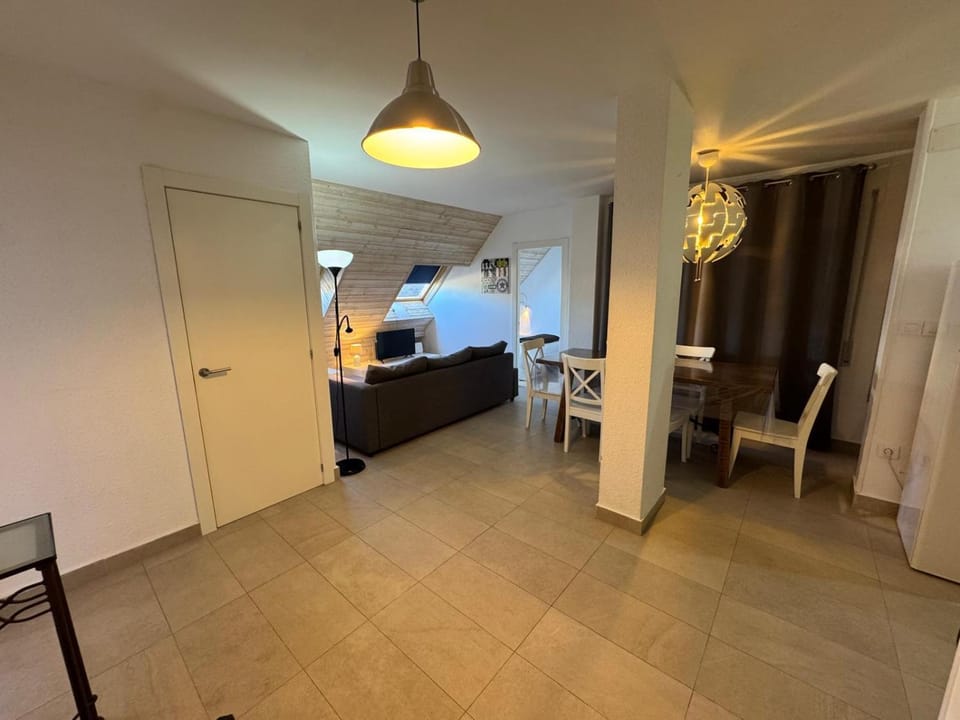 Kitchen or kitchenette, Photo of the whole room, Dining area