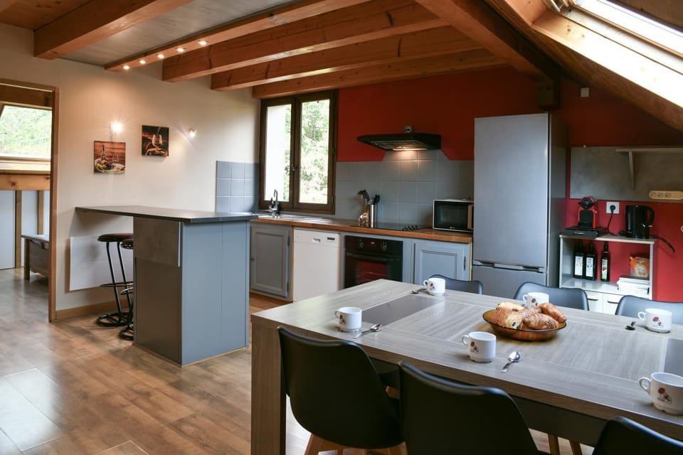 Property building, Kitchen or kitchenette, Living room