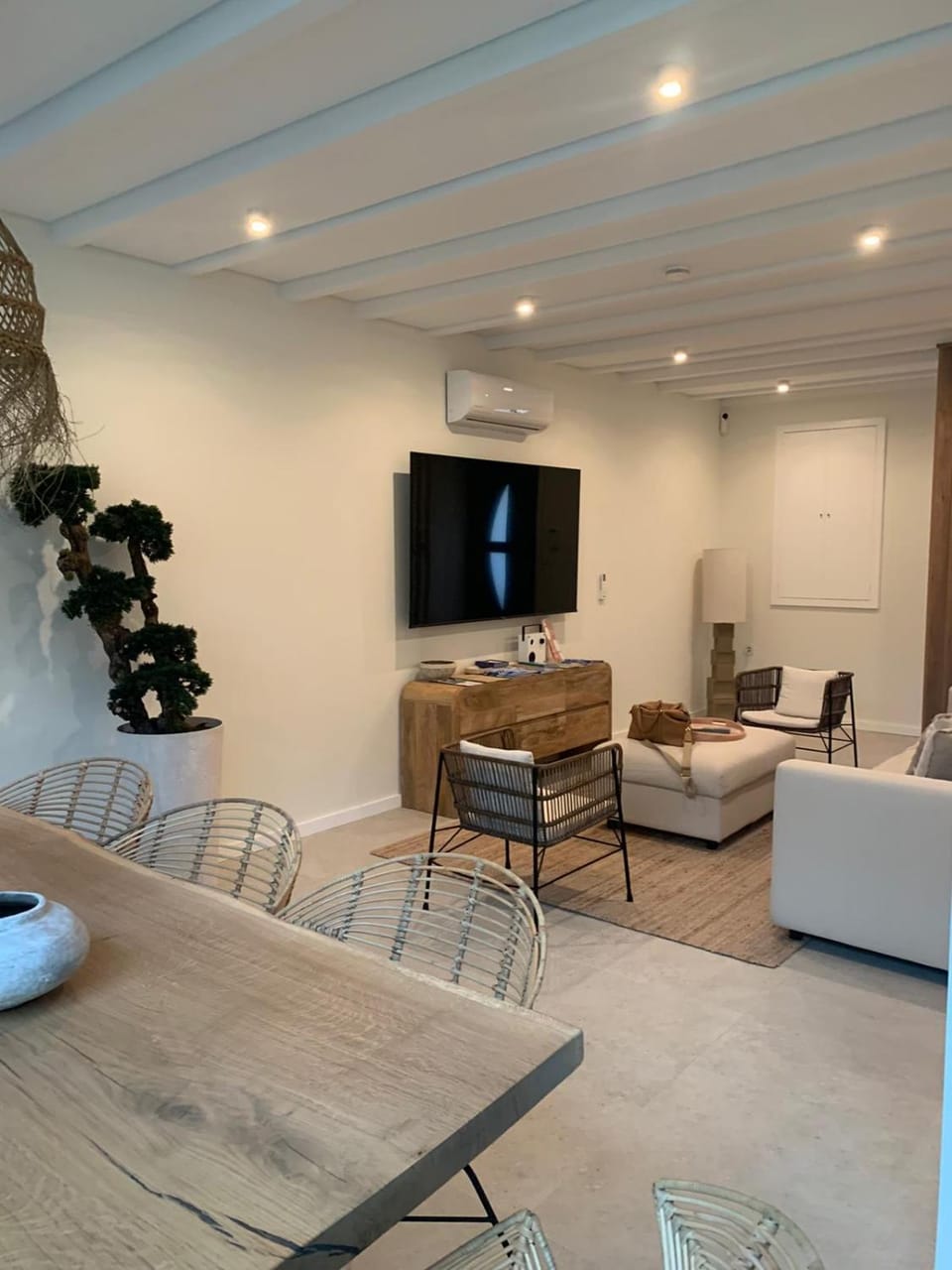 Communal lounge/ TV room, TV and multimedia, Living room