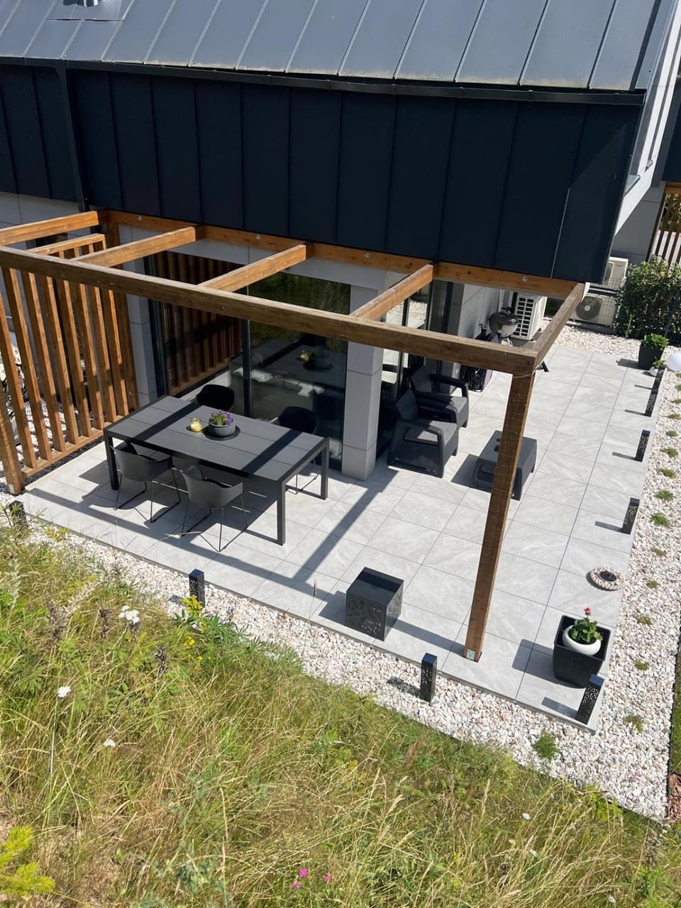 Property building, Balcony/Terrace, Dining area
