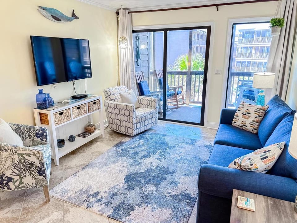 Communal lounge/ TV room, TV and multimedia, Living room, Seating area