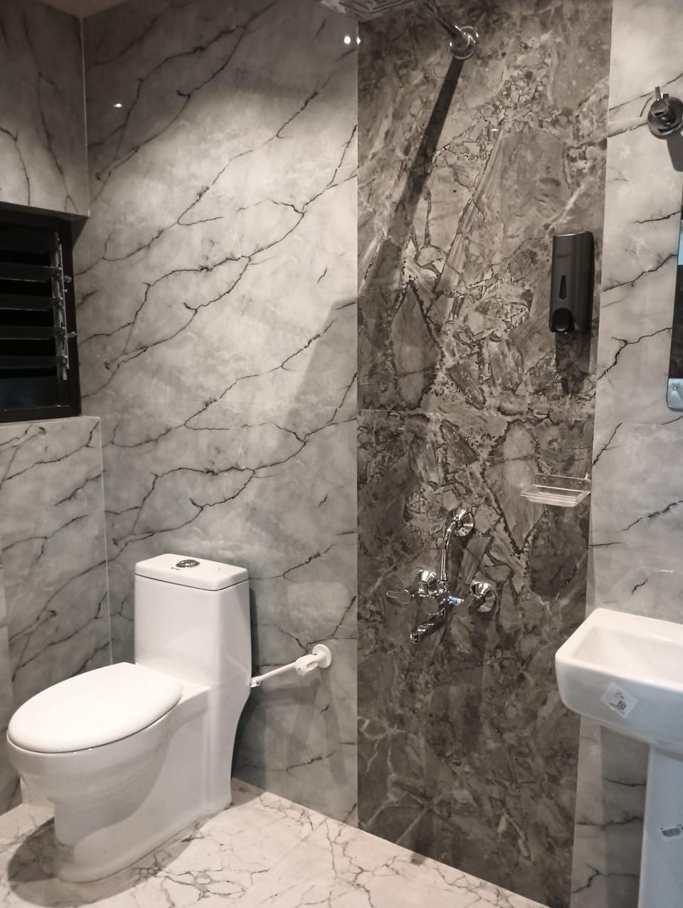 Shower, Toilet, Bathroom