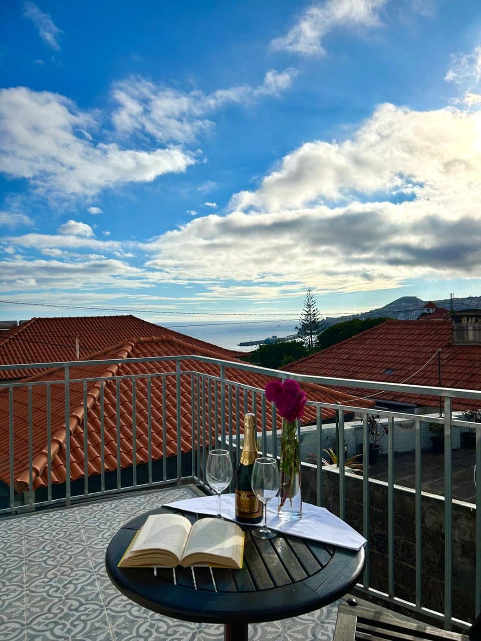 Off site, Bird's eye view, View (from property/room), Balcony/Terrace, Dining area, Breakfast