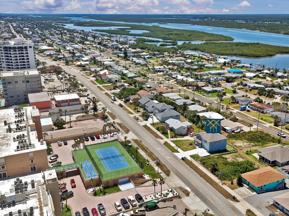 Turtle Paradisena House in Daytona Beach Shores