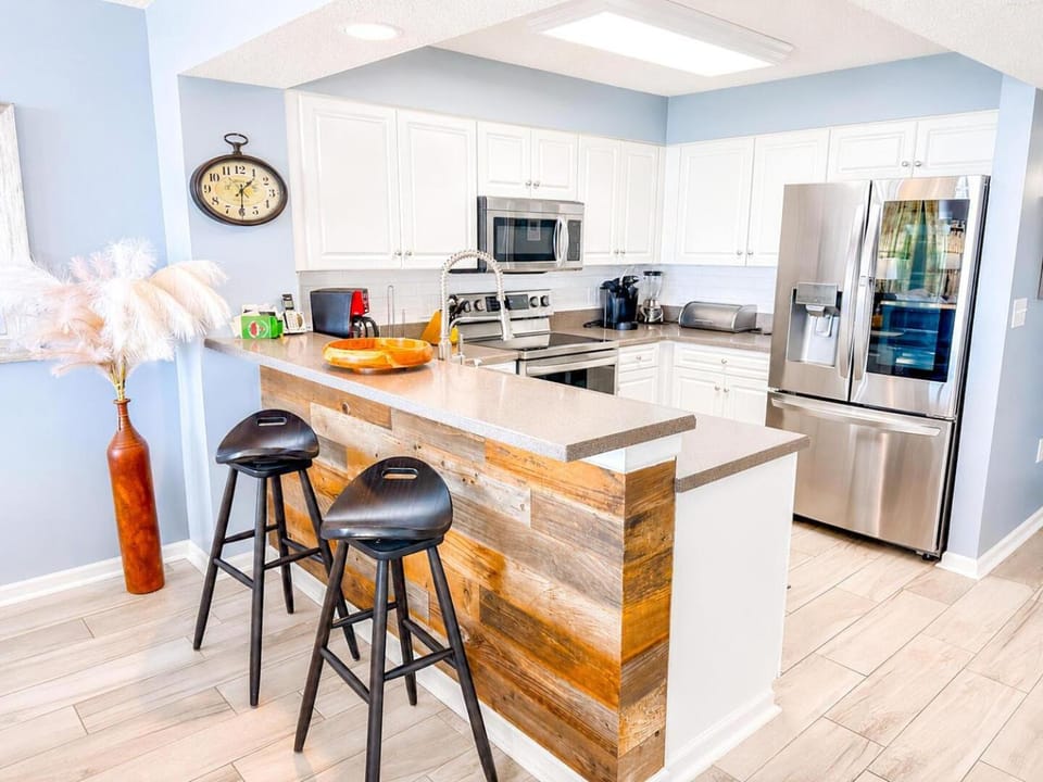 Kitchen or kitchenette, Dining area, dishwasher, oven, stove, toaster