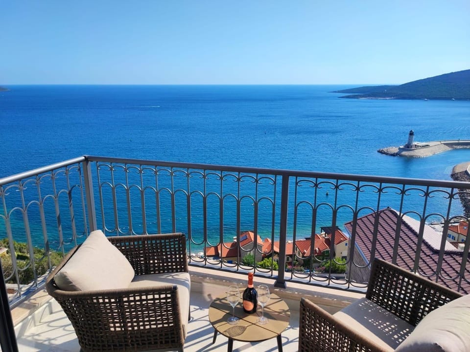 Unique Seaview Studio - Marina Village Apartment in Kotor Municipality