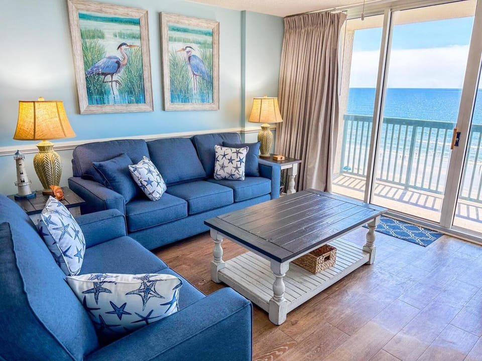 View (from property/room), Living room, Seating area