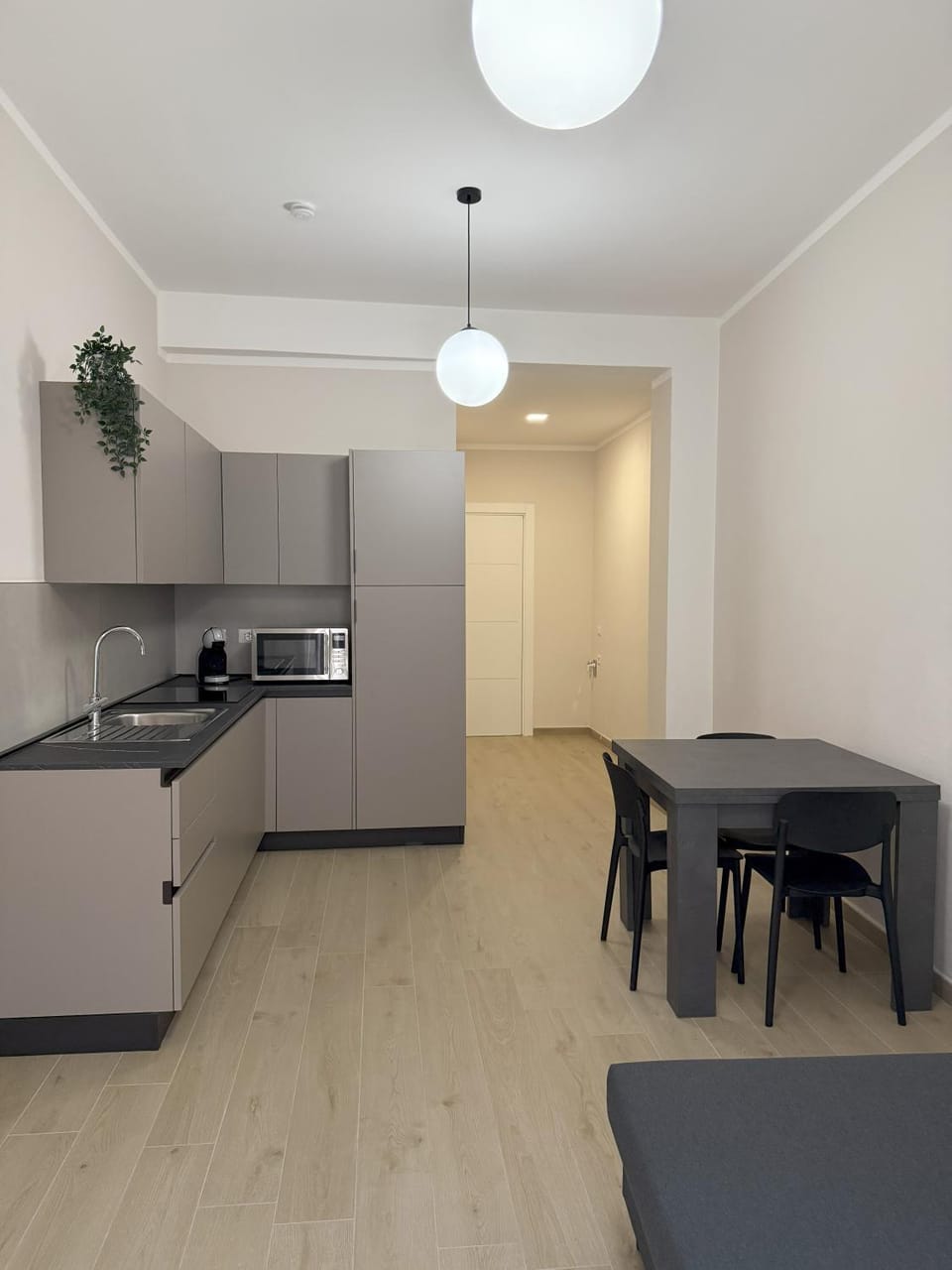 Kitchen or kitchenette, Dining area, stove