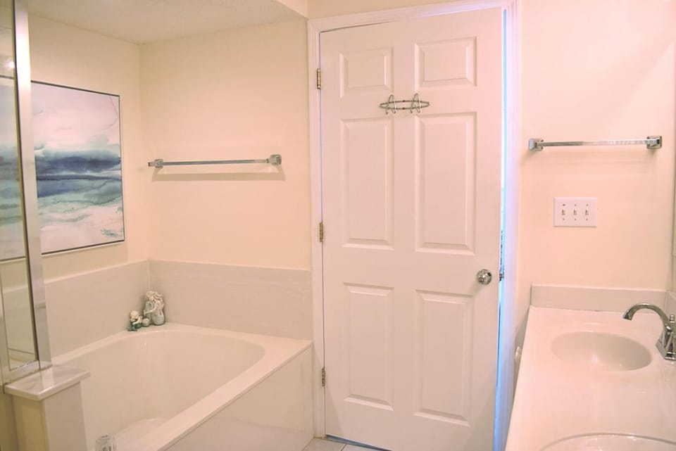 Shower, Toilet, Bathroom, Bath