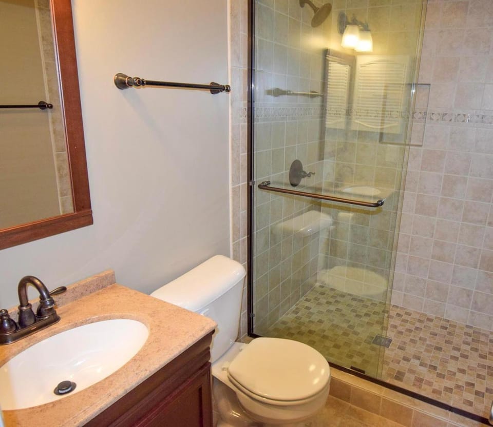Shower, Toilet, Bathroom