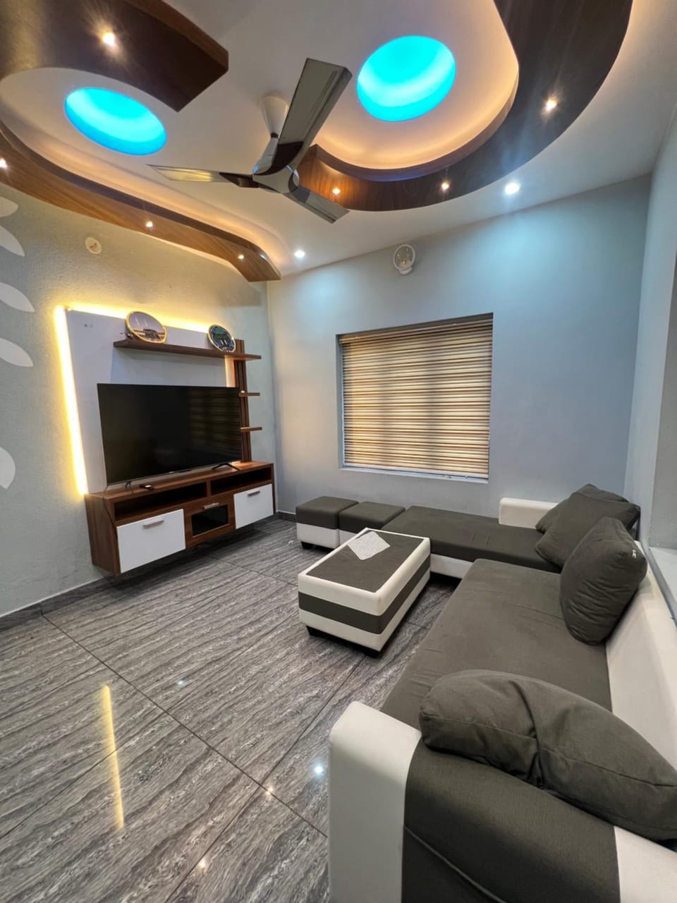 TV and multimedia, Living room, Seating area