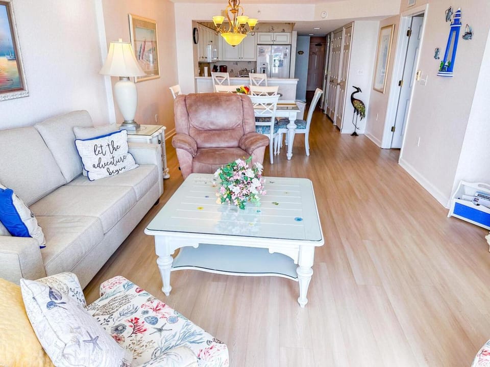 Living room, Photo of the whole room, Seating area